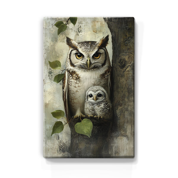 116. Uil met kleintje op houten paneel(tje)